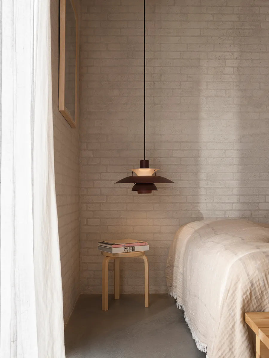 PH 5 Pendant, Monochrome Burgundy af Poul Henningsen