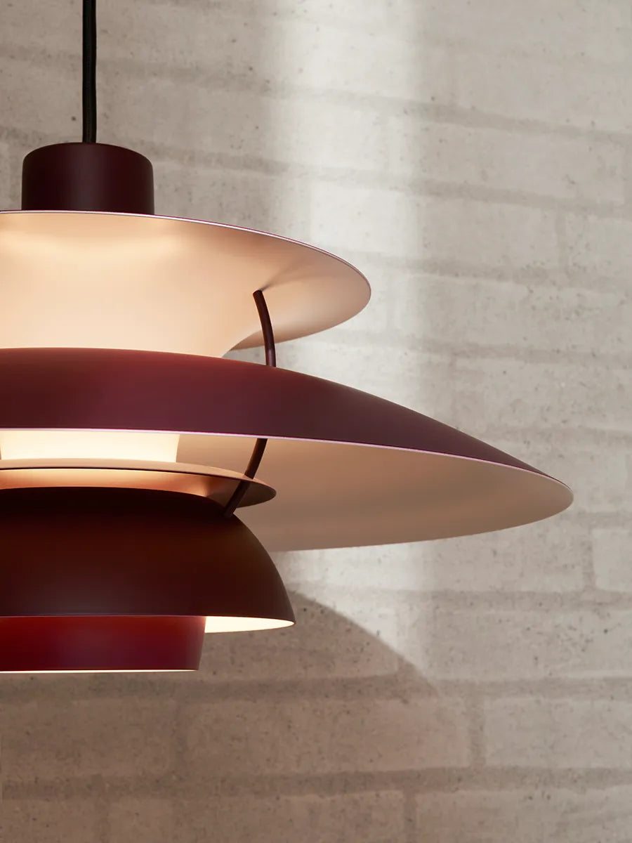 PH 5 Pendant, Monochrome Burgundy af Poul Henningsen